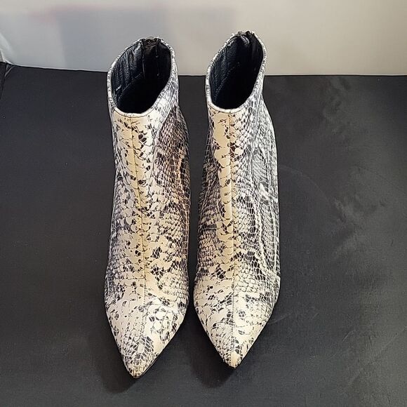 SHOEDAZZLE POINTED TOE STILETTOS BACK ZIPPER CLOSURE WOMEN"S HEELED ANKLE BOOT - Picture 3 of 14